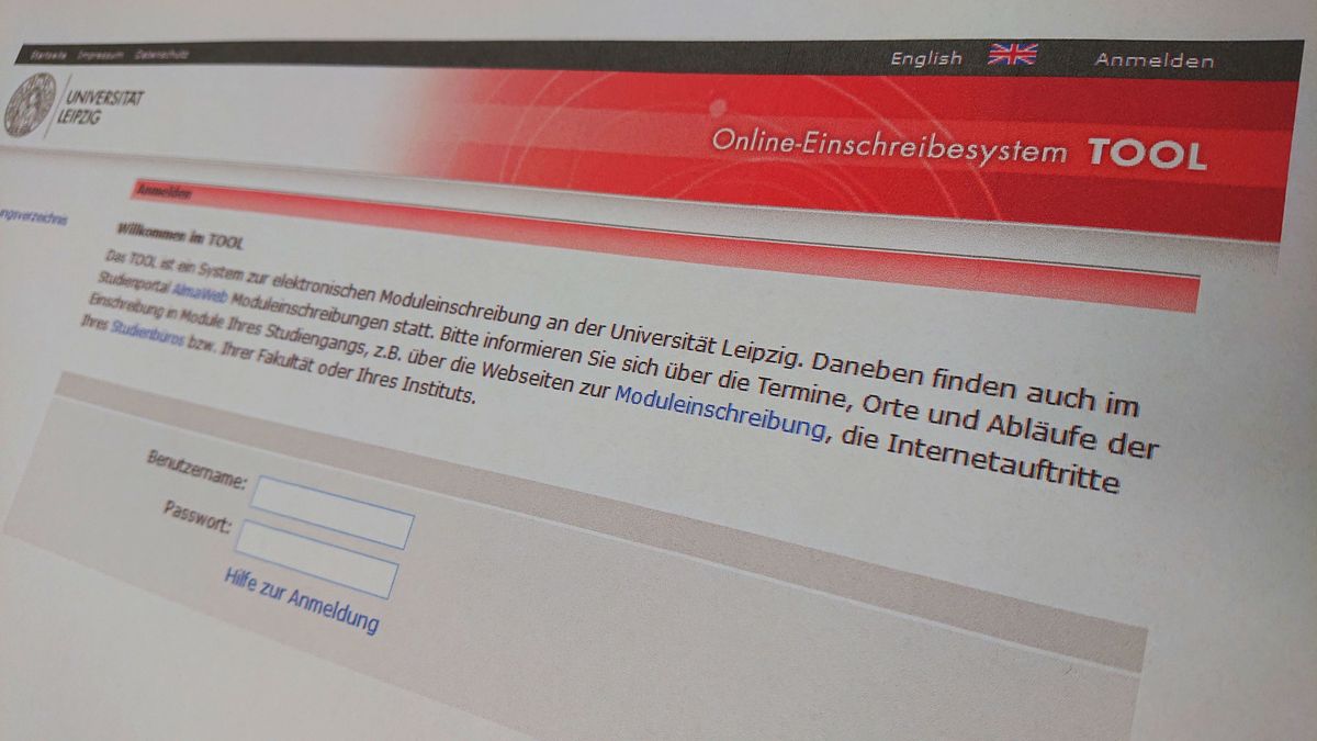 zur Vergrößerungsansicht des Bildes: Hier ist ein Symbolbild der Webseite zum Moduleinschreibsystem TOOL zu sehen.