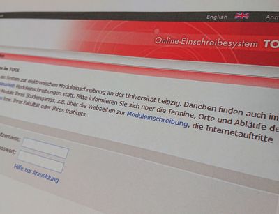 Hier ist ein Symbolbild der Webseite zum Moduleinschreibsystem TOOL zu sehen.