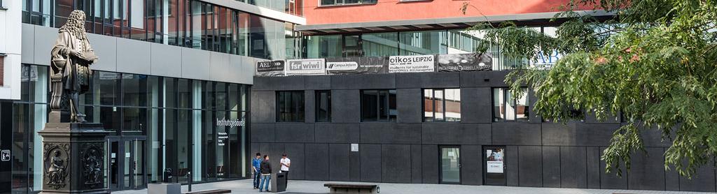 enlarge the image: View towards the entrance to the Faculty of Economic Sciences.