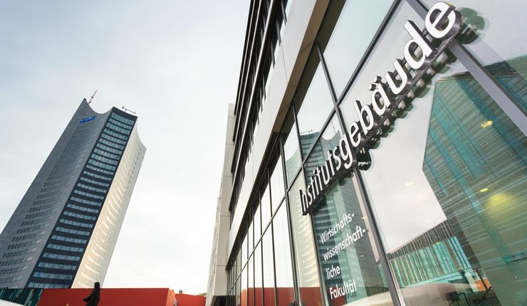 Institutsgebäude der Wirtschaftswissenschaftlichen Fakultät, Foto: Christian Hüller